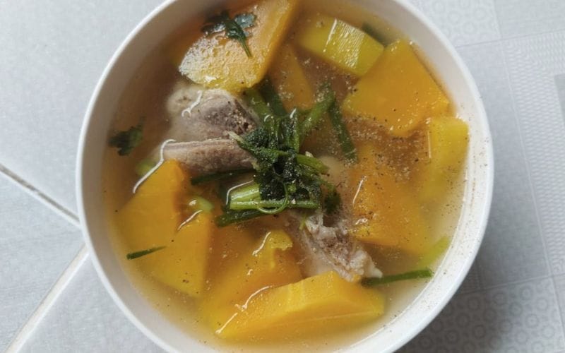 Canh đu đủ hầm xương