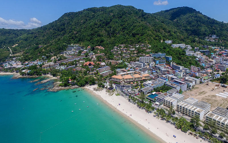 Chơi gì ở Phuket? Bãi biển Patong