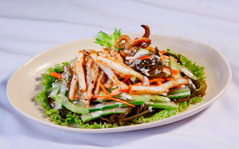 Salad mực kiểu Thái